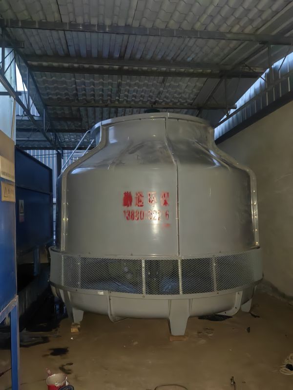 内江1<strong>200t玻璃钢冷却塔</strong>